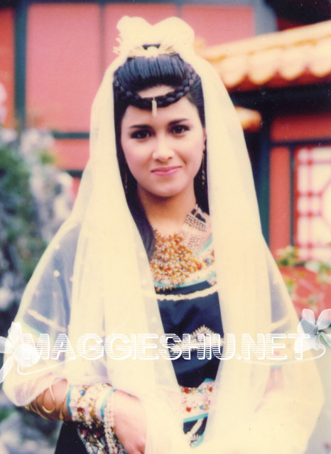 Tiểu Chiêu của Thiệu Mỹ Kỳ trong Ỷ Thiên Đồ Long Ký do TVB sản xuất năm 1986.