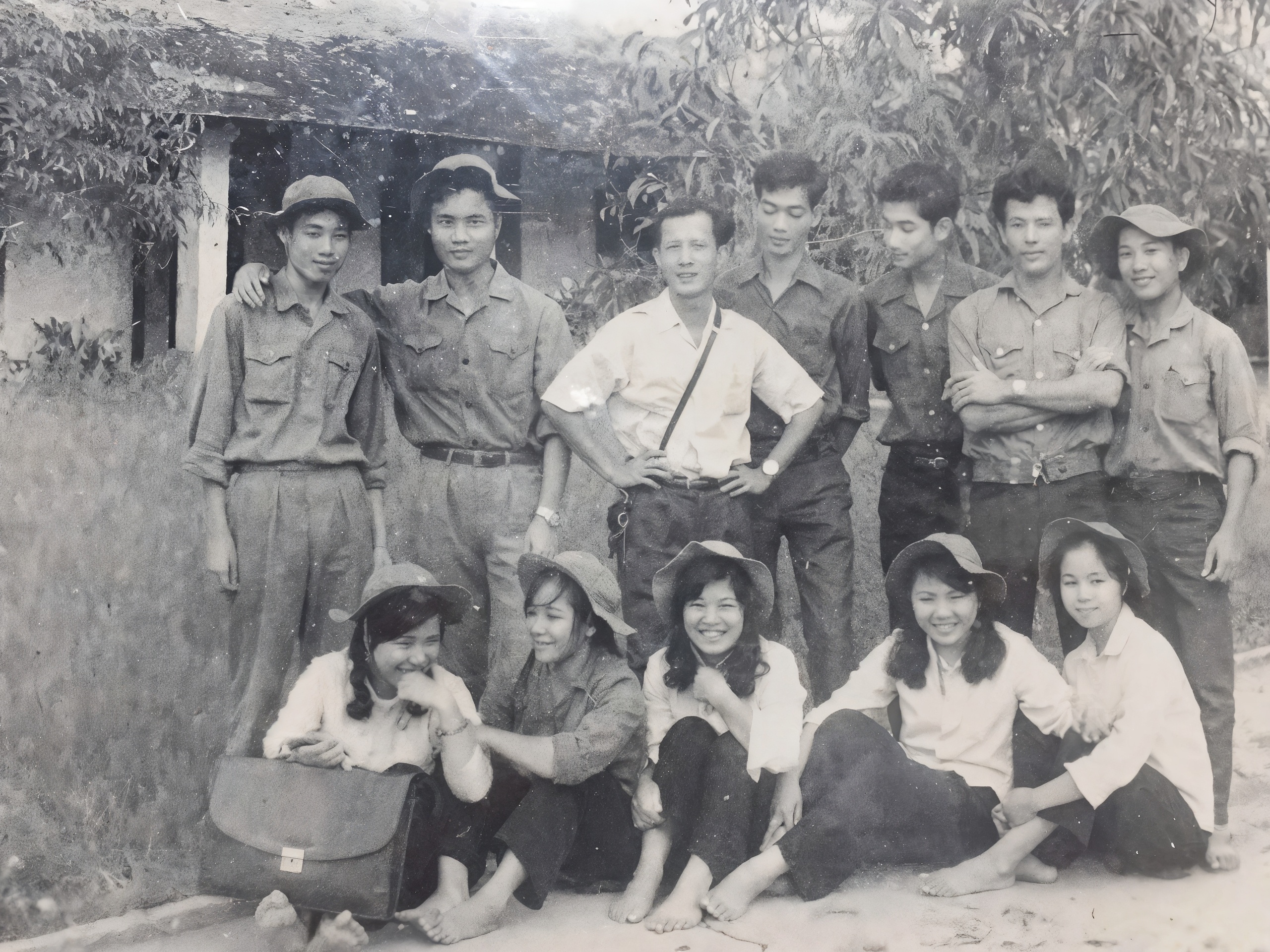 "Chú Ba quê lụa" và những ký ức không phai của một nhà giáo đi B