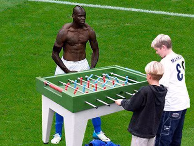 'Khó đỡ' với ảnh chế màn cởi áo ăn mừng bàn thắng của Balotelli (Kỳ 2)