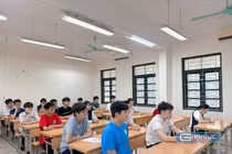 Hà Nội: Một thí sinh mang điện thoại vào phòng thi môn Ngữ văn