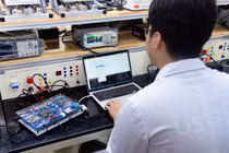 Đào tạo vi mạch bán dẫn, cơ sở giáo dục đại học đẩy mạnh kết nối doanh nghiệp và hỗ trợ người học