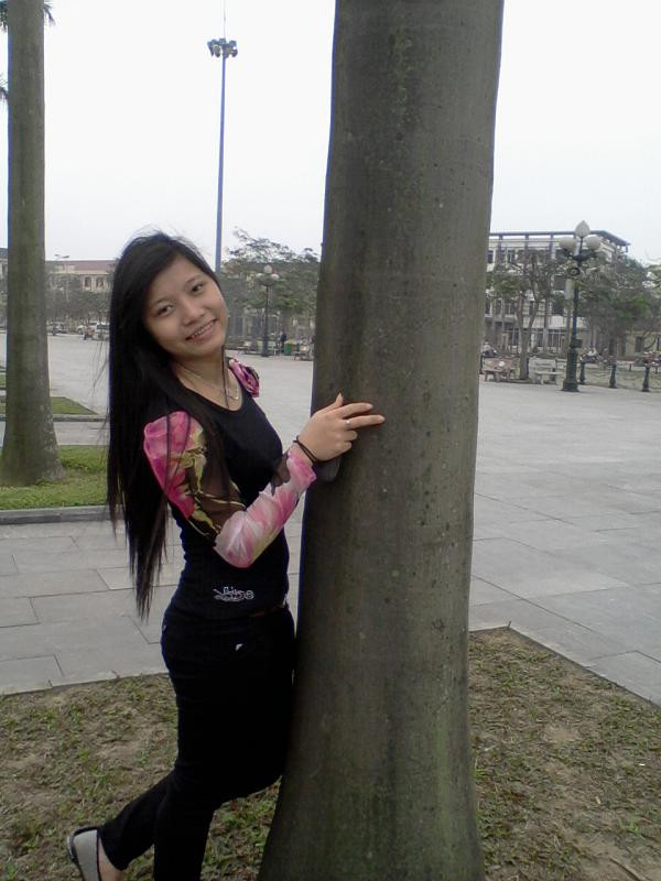 Dinh là cô gái thô, vụng về nhưng lại rất chân thành. "Tình xứ Nghệ không mau, nhưng bén rồi sau lắng. Quen xứ Nghệ quen lâu, càng tình sâu nghĩa nặng"