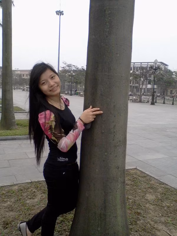 Dinh là cô gái thô, vụng về nhưng lại rất chân thành. "Tình xứ Nghệ không mau, nhưng bén rồi sau lắng. Quen xứ Nghệ quen lâu, càng tình sâu nghĩa nặng"