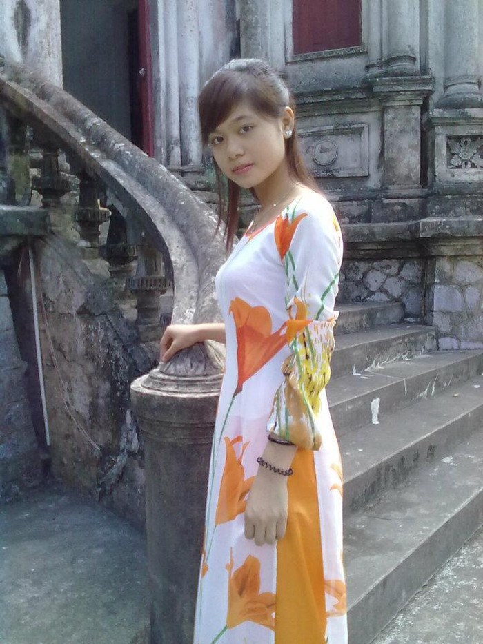 Diệu Thúy là cô gái cá tính, vui vẻ, dễ hòa đồng với mọi người. Sở thích: nghe nhạc, ăn kem và nấu ăn, khi rảnh Thúy thích đi dạo phố, ngắm cảnh và shopping. Mong nhận được sự ủng hộ của các bạn