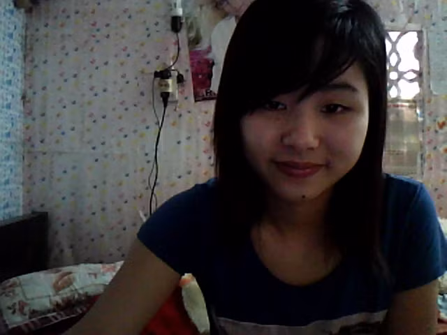 Hòa rất thích nghe nhạc, đi chơi cùng bạn bè và gia đình