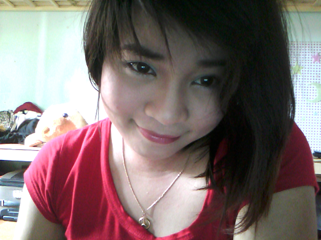 Ngọc Hà là cô gái vui tính, dễ gần, ham học hỏi, nhanh nhẹn, muốn làm quen với tất cả mọi người. Uớc mơ: trở thành người có ích cho xã hội chứ không để thời gian trôi qua vô ích. Câu nói thích nhất: "Tiền có thể mua được đồng hồ chứ không thể mua được thời gian "