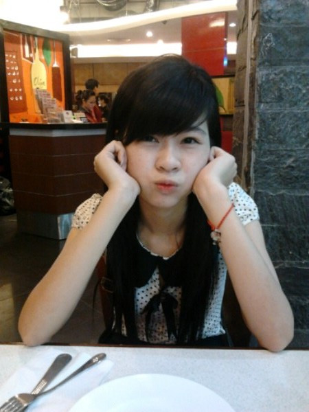 Thu Thảo là cô gái vui vẻ, dễ tính và dễ hòa đồng