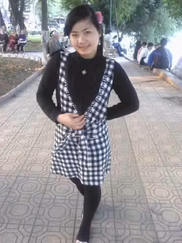 Thanh Hải tự nhận ra rằng: Bản thân Thanh Hải như một núp đồng tiền vậy, không phải lúc nào cũng được nhìn thấy rõ ràng. Nhưng khi cần thiết thì luôn được "khoe" ra một cách hết sức duyên dáng Thanh Hải tự nhận ra rằng: Bản thân Thanh Hải như một núp đồng tiền vậy, không phải lúc nào cũng được nhìn thấy rõ ràng. Nhưng khi cần thiết thì luôn được "khoe" ra một cách hết sức duyên dáng