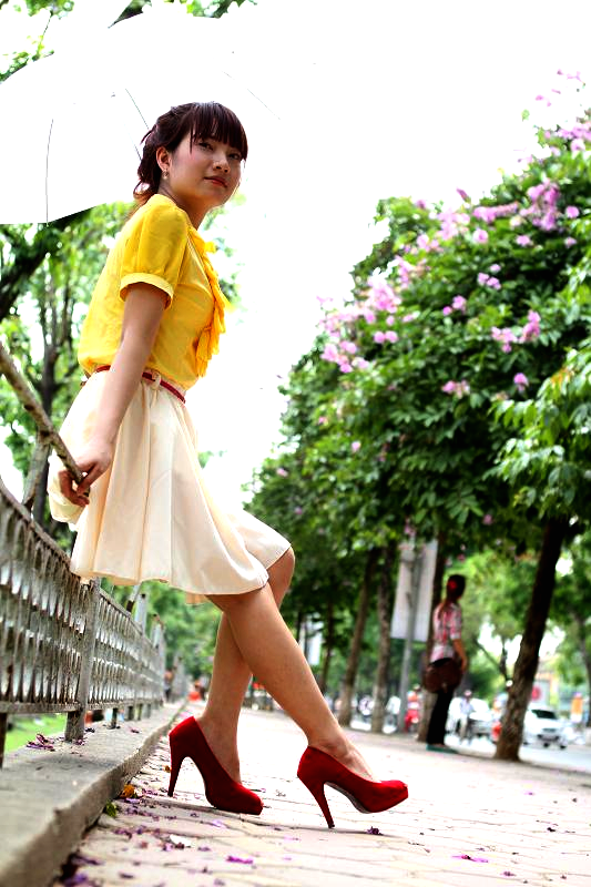 Ước mơ lớn nhất của Hường là một thầy thuốc giỏi cứu chữa bệnh cho nhiều người đặc biệt là người nghèo. Câu nói yêu thích:"Luôn nhớ rằng bạn có hai cánh tay: một để tự giúp đỡ chính mình, một để giúp đỡ những người khác Ước mơ lớn nhất của Hường là một thầy thuốc giỏi cứu chữa bệnh cho nhiều người đặc biệt là người nghèo. Câu nói yêu thích:"Luôn nhớ rằng bạn có hai cánh tay: một để tự giúp đỡ chính mình, một để giúp đỡ những người khác