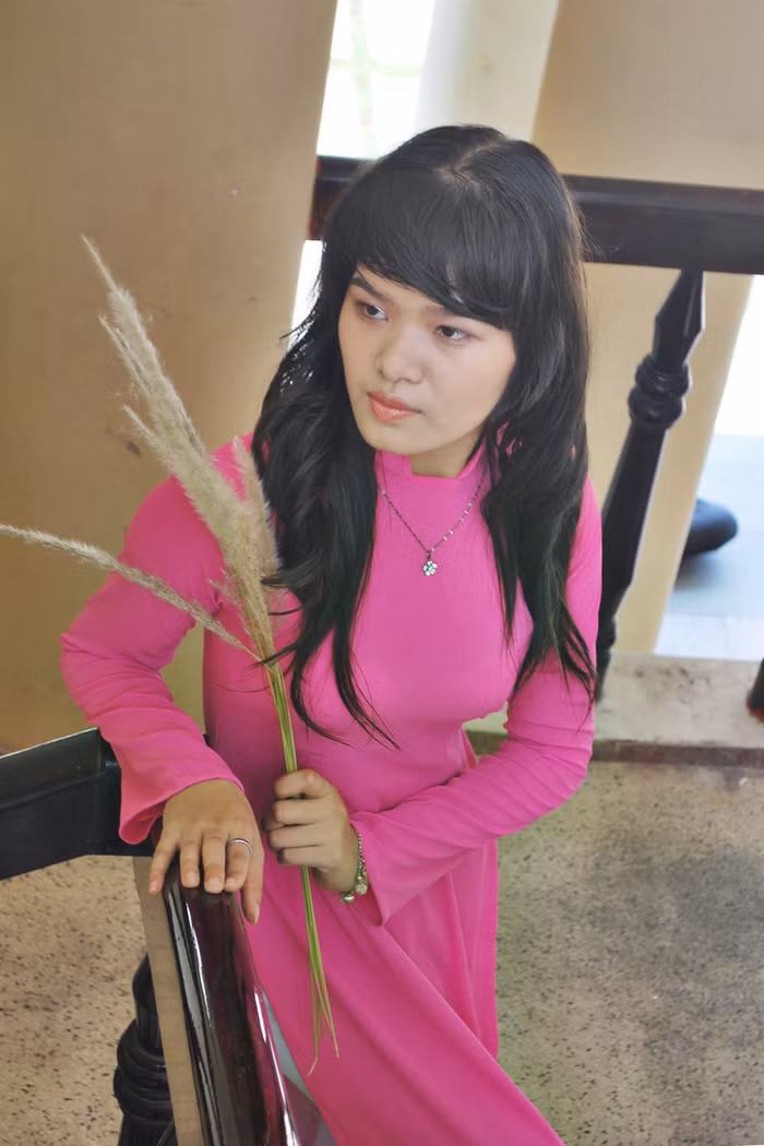 Hiện nay Trinh đang theo học khoa đông phương chuyên nghành tiếng hàn.mong muốn được giao lưu với các bạn .Các bạn hảy ủng hộ cho Trinh và cuộc thi "nữ sinh trong mơ"