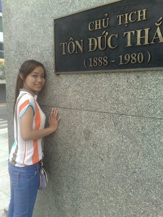 Nhi thích trò chuyện và khám phá cùng bạn bè, mơ ước của Nhi là trở thành doanh nhân và người nội trợ đảm đang của gia đình.phương chăm sống của Nhi là:"luôn làm cho bản thân và mọi người nở nụ cười."