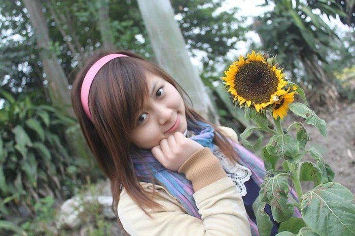 Ngọc là người vui vẻ,dễ hòa đồng .Tự tin khi đứng trước đám đông.