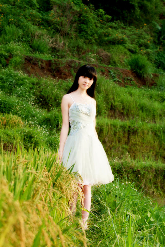 Dung Hạnh là một người năng động,có trách nhiệm trong công việc, vui vẻ,nói rất nhanh và rất nhiều nên dễ kết bạn.Thích rất nhiều thứ như trồng cây, shopping,nghe nhạc,tích cưc tham gia cac hoat động trường lớp,tập thể. Rất mong được mọi người yêu thương ,ủng hộ.