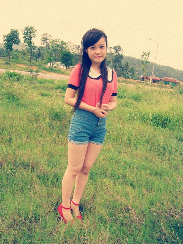 "Đừng e dè đối mặt thử thách. Chỉ khi thử sức mình, bạn mới học được can đảm." Đây là phương châm sống đã giúp Giang dám đương đầu với những thử thách và quan trọng hơn hết, nó đã giúp giang đến với cuộc thi này. Giang muốn được thử sức và đặc biệt là được học hỏi kinh nghiệm qua cuộc thi để ngày một trưởng thành hơn. "Đừng e dè đối mặt thử thách. Chỉ khi thử sức mình, bạn mới học được can đảm." Đây là phương châm sống đã giúp Giang dám đương đầu với những thử thách và quan trọng hơn hết, nó đã giúp giang đến với cuộc thi này. Giang muốn được thử sức và đặc biệt là được học hỏi kinh nghiệm qua cuộc thi để ngày một trưởng thành hơn.