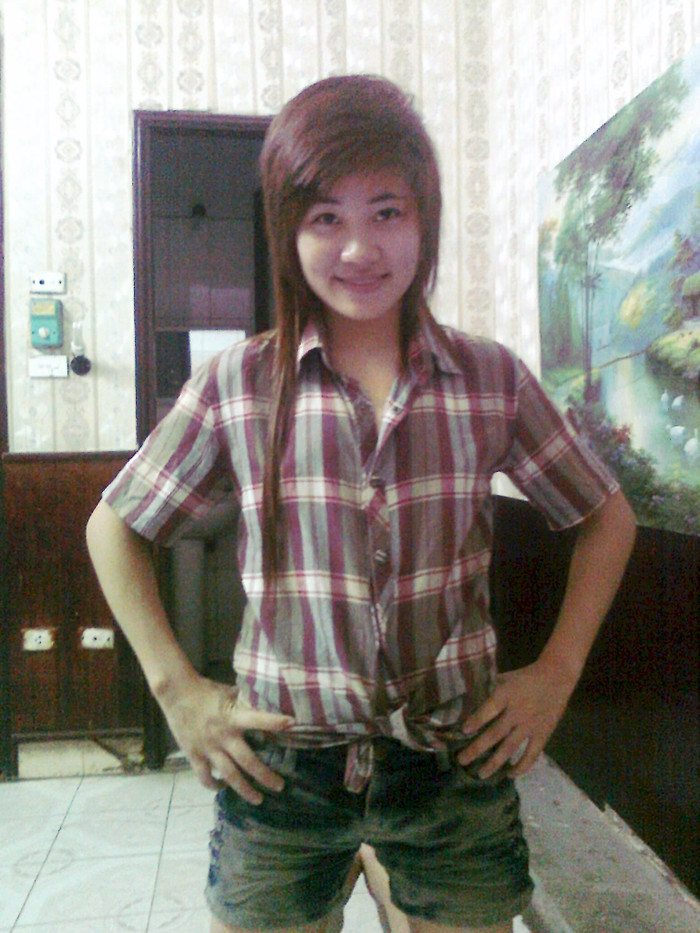 Huyền là sinh viên năm thứ nhất của trường CĐ tài chính quản trị kinh doanh, mong muốn trở thành người có ích cho xã hội. Rất mong mọi người sẽ ủng hộ cho Huyền