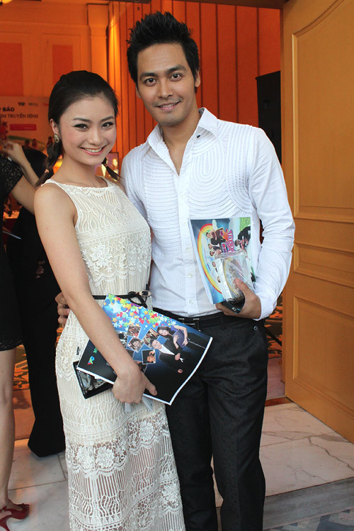 Diệu Hương và MC Phan Anh cũng đảm nhận