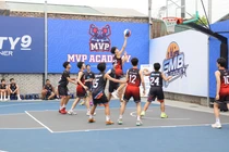Đội bóng rổ U15 nam THCS Chu Văn An thắng cách biệt THCS Trưng Vương với tỷ số 39-14