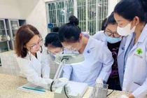 Cần “siết” đào tạo ngành Dược để tránh những lùm xùm về dược phẩm