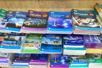 Sách giáo khoa thật, giả lẫn lộn: Nhà trường khuyến cáo chọn mua đúng nơi uy tín