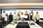 Lãnh đạo Trường Đại học Sư phạm - Đại học Đà Nẵng và đại diện lãnh đạo Trường Đại học Rajabhat Roi Et ký MOU