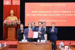 Bàn giao nhiệm vụ Bộ trưởng Bộ Giáo dục và Đào tạo