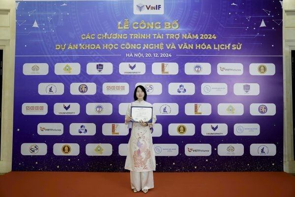 Ngô Anh Đào theo học chương trình Thạc sĩ Công nghệ kỹ thuật Y sinh tại Trường Quốc tế - Đại học Quốc gia Hà Nội.