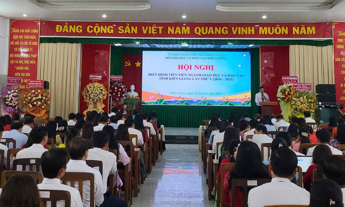 “Hội nghị điển hình tiên tiến Ngành Giáo dục và Đào tạo tỉnh Kiên Giang lần thứ V” (giai đoạn 2020-2025) do Sở Giáo dục và Đào tạo tỉnh Kiên Giang (cũ) tổ chức. Ảnh: Cổng thông tin điện tử Sở hoi-nghi-dien-hinh-tien-nganh-gd-kg-2025.jpg