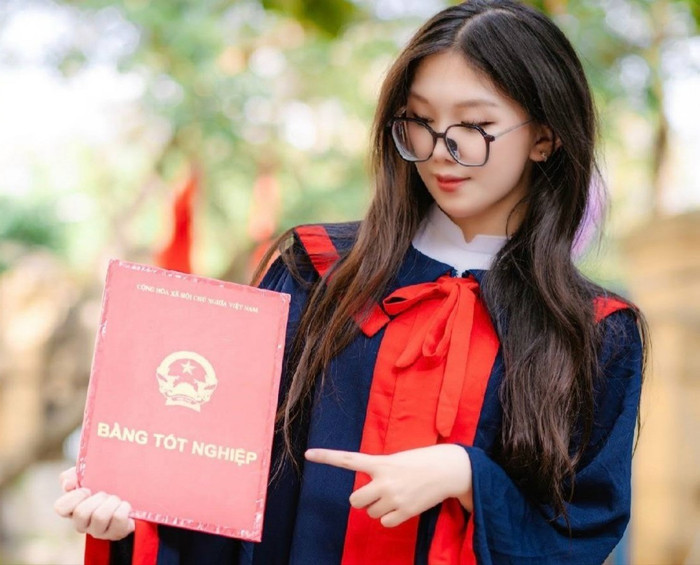 Sự kiên trì và kỷ luật là hai yếu tố quan trọng giúp Khánh Huyền gặt hái được quả ngọt trong hành trình học tập. Ảnh: NVCC ee189d2b-9373-4283-b0b1-106708230fec-8286.jpg