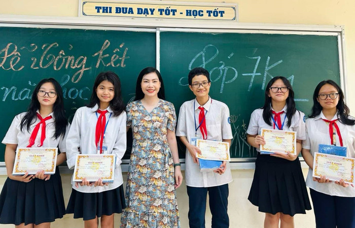 Trong suốt 4 năm trung học cơ sở, Khánh Huyền luôn duy trì thành tích học tập xuất sắc và có xếp hạng cao nhất lớp. Ảnh: NVCC 1fb498c6-7f14-4748-9638-fb0d9b70367e.jpg