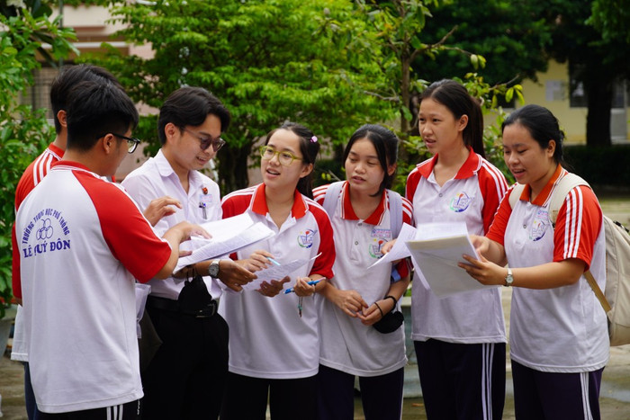 Kỳ thi tốt nghiệp trung học phổ thông năm 2025 tại tỉnh Long An (cũ) có 16.103 thí sinh đăng ký dự thi. Ảnh: Báo và Đài phát thanh truyền hình Tây Ninh. hs-tinh-long-an.jpg