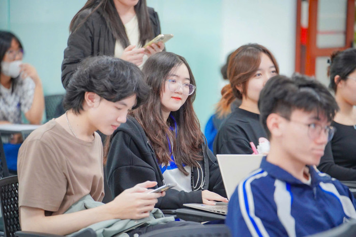 Biết chọn lọc hoạt động, giữ kỷ luật cá nhân chính là chìa khóa giúp Tuyết Vi quản lý thời gian và cân bằng các hoạt động hiệu quả. Ảnh: NVCC. z6923650398324-62e9774789f96d9d58d643ad27853bb0.jpg