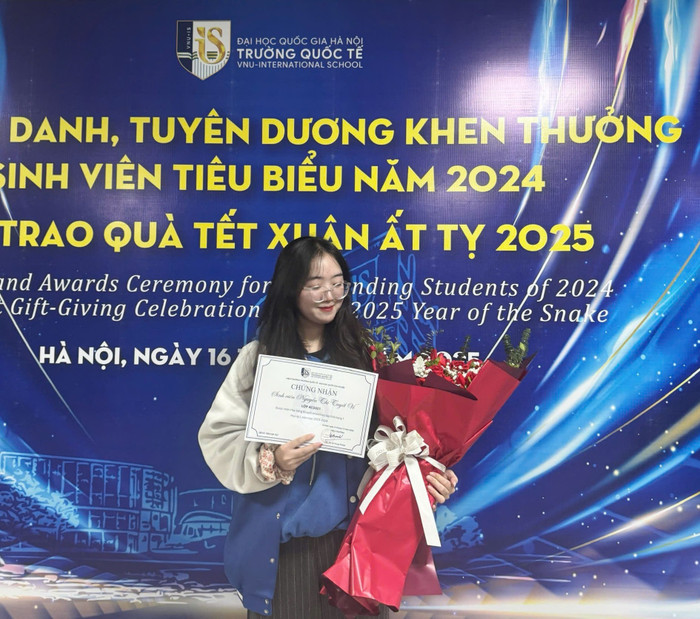 Trong quá trình học tập, Tuyết Vi tích cực tham gia nghiên cứu khoa học để nâng cao kỹ năng nghiên cứu, đọc hiểu các bài báo khoa học. Ảnh: NVCC. z6923650345014-9e7ec9a215eb9f1169dbb16b77301266-8372.jpg