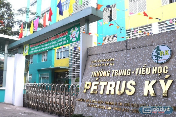 Trường Trung - Tiểu học Pétrus Ký có địa chỉ tại thành phố Thủ Dầu Một, tỉnh Bình Dương. ky-1-4574-9826-5919.jpg