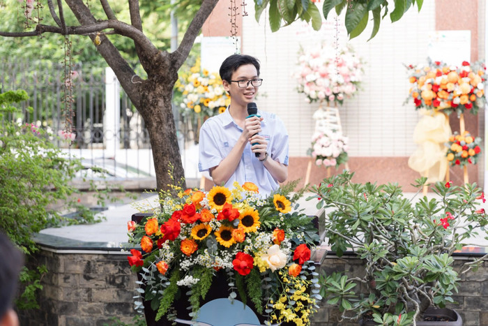 Với mong ước trở thành bác sĩ trong tương lai, Đức Tài luôn cố gắng để từng bước hiện thực hóa ước mơ. Ảnh: NVCC 518738157-734957502802866-4951329707801217450-n.jpg