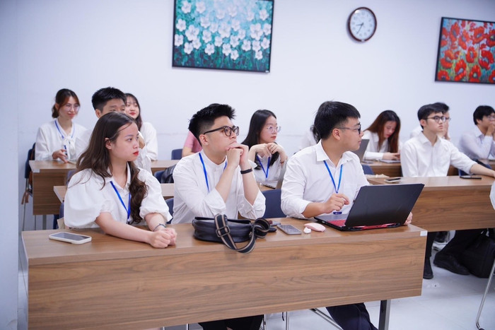 Môi trường học tập cởi mở, năng động, thân thiện của Trường Quốc tế - Đại học Quốc gia Hà Nội mang lại nhiều cơ hội cho sinh viên được tỏa sáng và trưởng thành. Ảnh: NVCC. 3d216ebd7169f937a078.jpg