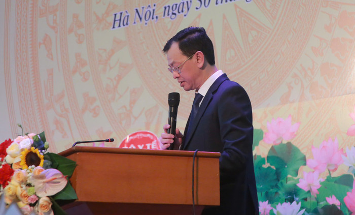Tiến sĩ Nguyễn Tri Thức - Thứ trưởng Bộ Y tế ghi nhận và đánh giá cao thành tích đã đạt được của Trường Đại học Y Dược - Đại học Quốc gia Hà Nội. Ảnh: Phương Thảo z6855615790385-c3800daa6ea2986e8c0f9d94b815007e.jpg