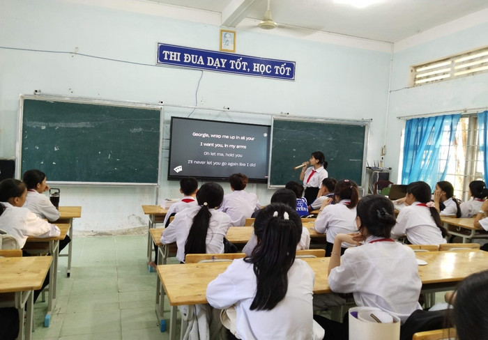 Học sinh Trường Trung học cơ sở Nguyễn Du (xã Bình Phú, tỉnh Đồng Tháp). Ảnh: website nhà trường. h74.jpg