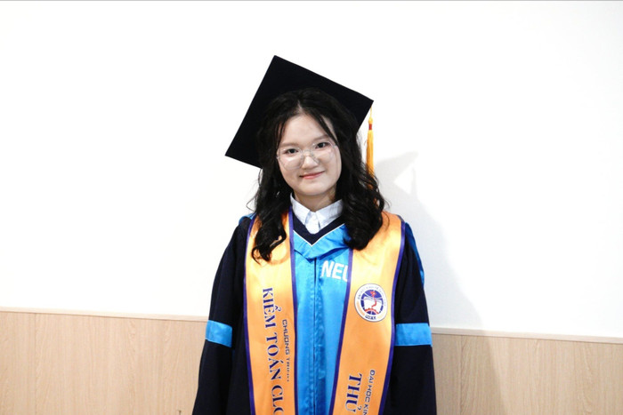 Tân cử nhân Nguyễn Hoàng Ánh Mai Sao, thủ khoa Chương trình Kiểm toán chất lượng cao khóa 63, Đại học Kinh tế Quốc dân. Ảnh: Phương Thảo d213dc78-4dab-4575-ae9c-ed6e282d1c71-8047.jpg