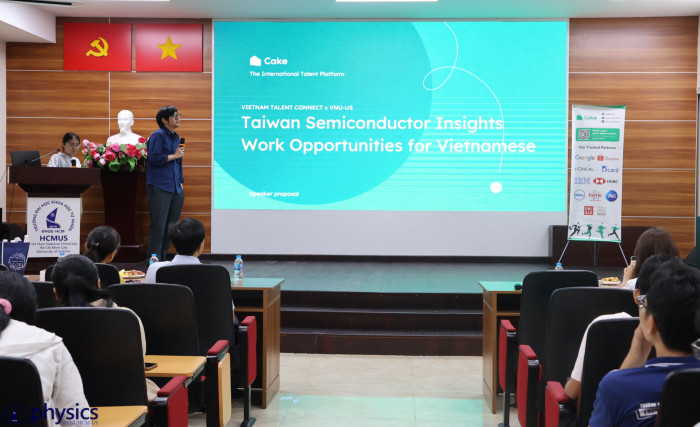 Sinh viên Trường Đại học Khoa học Tự nhiên, Đại học Quốc gia Thành phố Hồ Chí Minh tham gia Talkshow “Đài Loan – Điểm đến vàng cho nhân lực kỹ thuật Việt Nam”, nằm trong chuỗi hoạt động kết nối cơ hội việc làm cho sinh viên khối ngành công nghệ bán dẫn. Ảnh: website nhà trường img-8400-8114.jpg