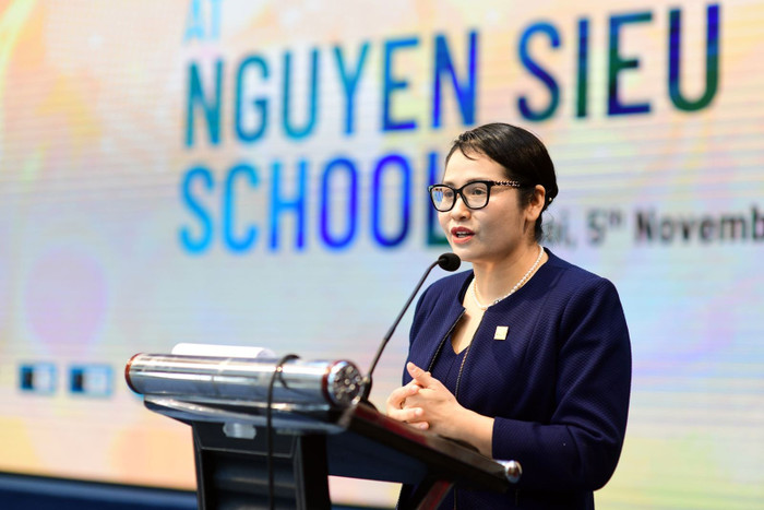 Thạc sĩ Nguyễn Thị Minh Thúy - Hiệu trưởng Trường Trung học cơ sở và Trung học phổ thông Nguyễn Siêu.