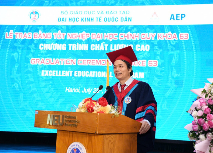 Giáo sư, Tiến sĩ Phạm Hồng Chương - Giám đốc Đại học Kinh tế Quốc dân 2f37dc6bd26e5b30027f-349.jpg