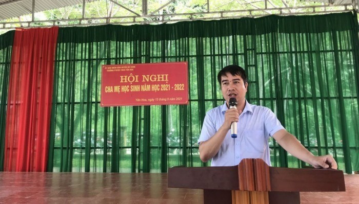 Thầy Bùi Anh Quý, Hiệu trưởng Trường Phổ thông Dân tộc bán trú Trung học cơ sở Yên Hoa (huyện Na Hang, tỉnh Tuyên Quang). Ảnh: website nhà trường f41304a1cd423b1c62533-2714-7606-190.jpg