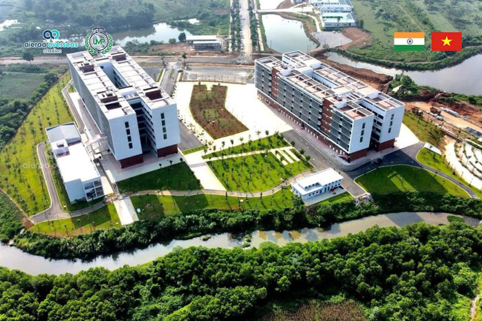 Tòa nhà dành cho sinh viên và học viên Trường Đại học Y Dược (Đại học Quốc gia Hà Nội) tại Hòa Lạc với cơ sở vật chất hiện đại. Ảnh: NTCC z6796902880089-232eaa8fe5507b243902a5c5f2c0c27e.jpg