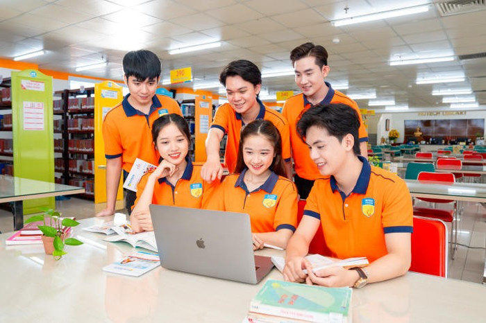 Mức điểm sàn của Trường Đại học Công nghệ Thành phố Hồ Chí Minh theo 4 phương thức xét tuyển là 15 điểm và 18 điểm. Ảnh: website nhà trường 627665-74t05476.jpg