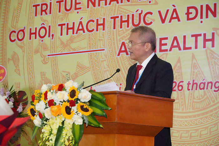 Giáo sư, Tiến sĩ, thầy thuốc nhân dân Lê Ngọc Thành phát biểu khai mạc Hội nghị. img-4818.jpg