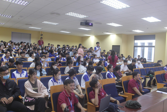 Sinh viên ngành Toán ứng dụng và ngành Thống kê, Trường Đại học Cần Thơ. Ảnh: website nhà trường 484106962-940979924900357-1636507228295388812-n.jpg
