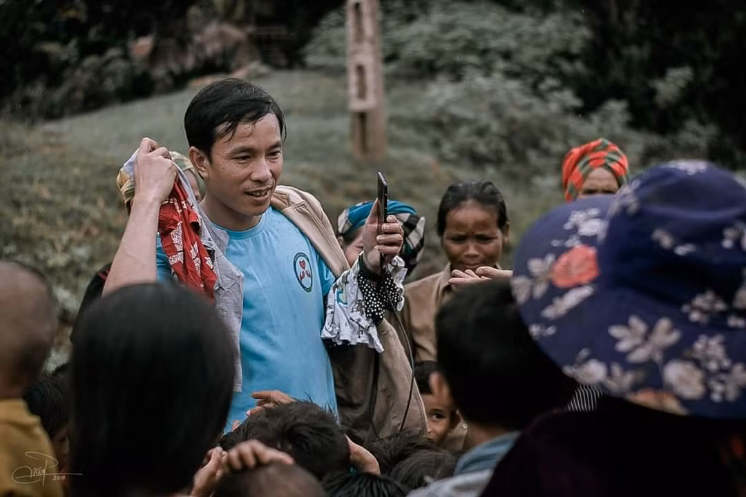 Tấm lòng của Thầy giáo Lý Chí Thành là cho đi mà không mong nhận lại. Ảnh: NVCC Tấm lòng của Thầy giáo Lý Chí Thành là cho đi mà không mong nhận lại. Ảnh: NVCC
