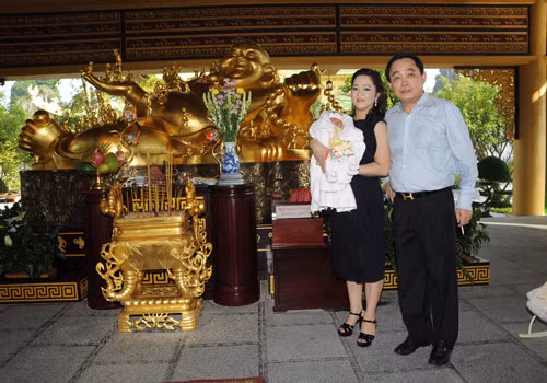 Vợ chồng ông Huỳnh Uy Dũng - bà Nguyễn Phương Hằng.