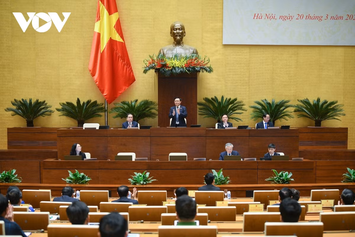 Chủ tịch Quốc hội Vương Đình Huệ chủ trì phiên chất vấn. Chủ tịch Quốc hội Vương Đình Huệ chủ trì phiên chất vấn.
