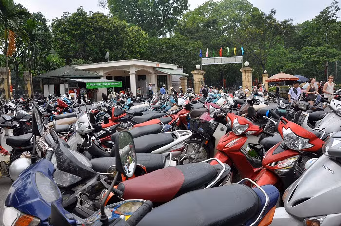 Hàng vạn du khách đổ về đây trong những ngày lễ.